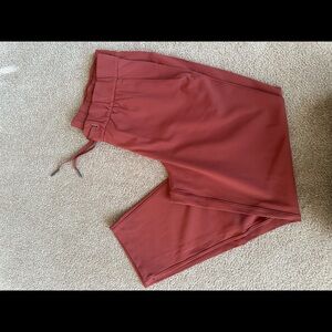 Lululemon athletic joggers size 8